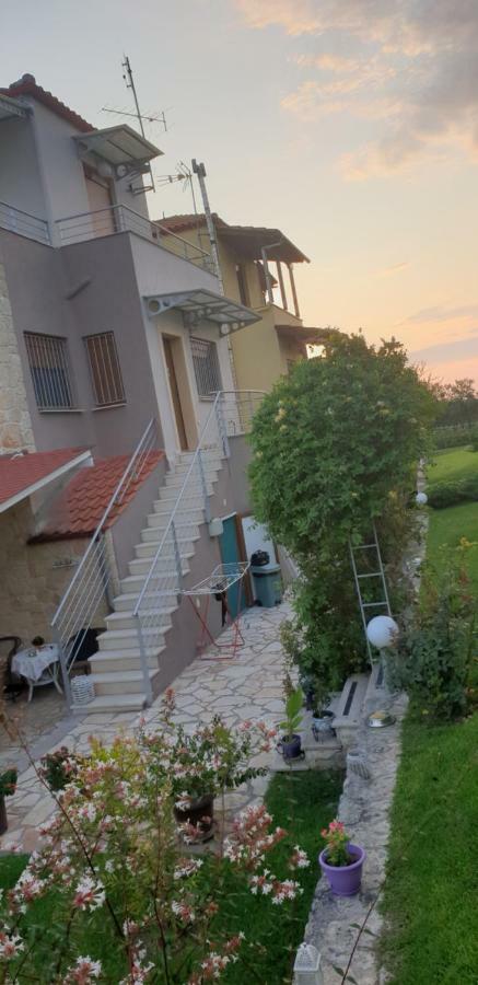 Maria'S Luxury Apartment Касандрия Екстериор снимка